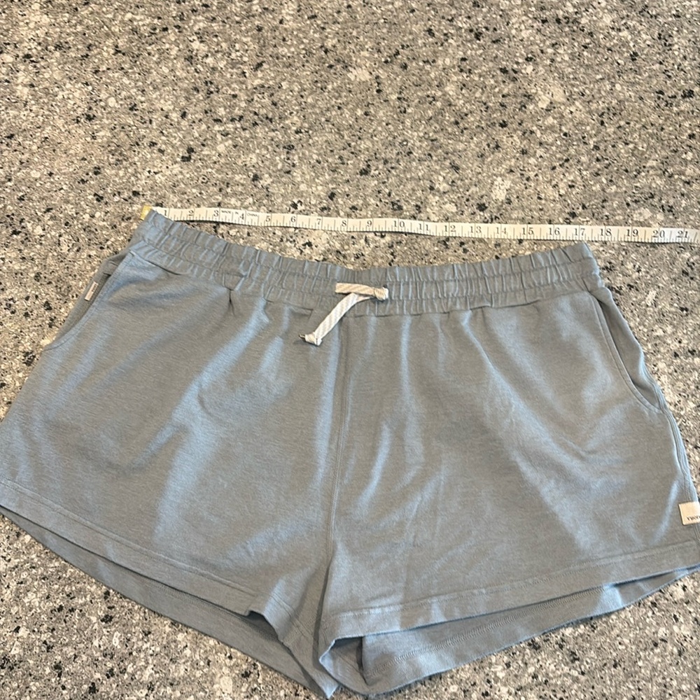 Vuori Shorts